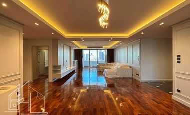 For rent 4 bedrooms condo in Watthana, Bangkok
