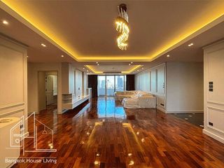For rent 4 bedrooms condo in Watthana, Bangkok