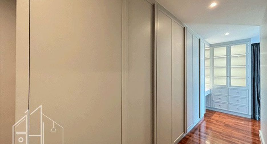 For rent 4 bedrooms condo in Watthana, Bangkok