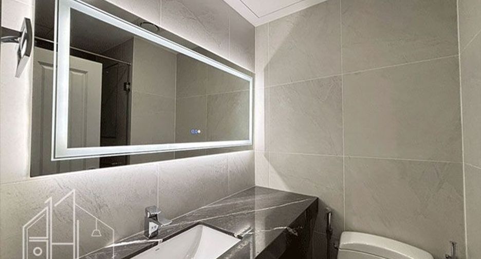 For rent 4 bedrooms condo in Watthana, Bangkok