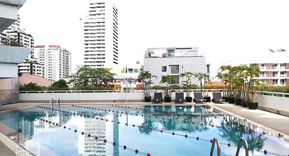 For rent 4 bedrooms condo in Watthana, Bangkok