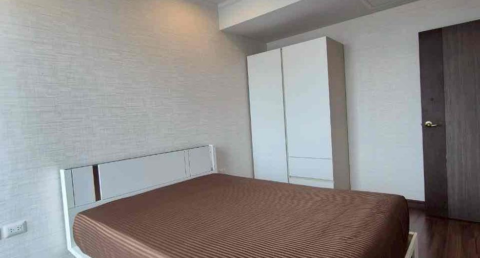 For rent 2 bedrooms condo in Sathon, Bangkok