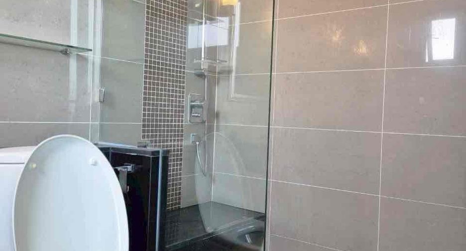 For rent 2 bedrooms condo in Sathon, Bangkok