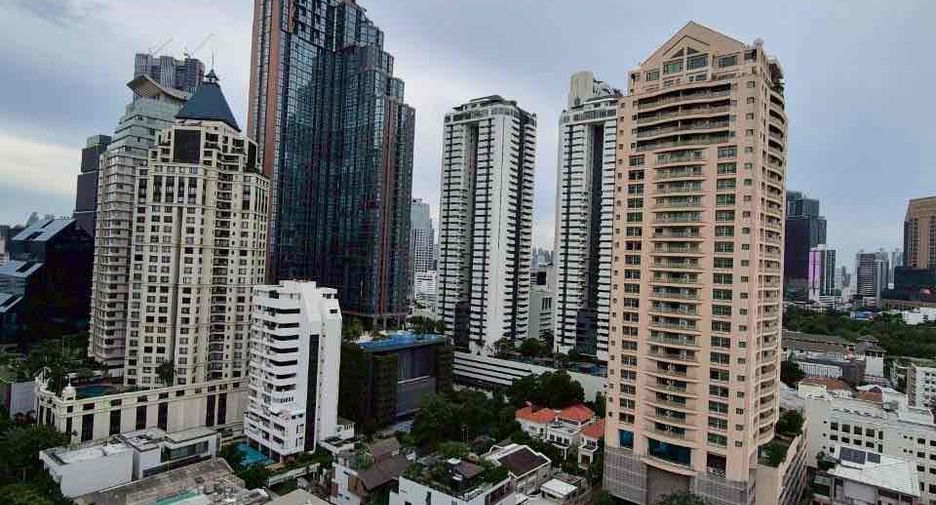 For rent 2 bedrooms condo in Sathon, Bangkok