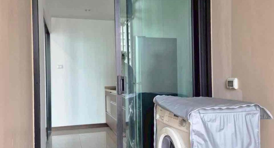 For rent 2 bedrooms condo in Sathon, Bangkok