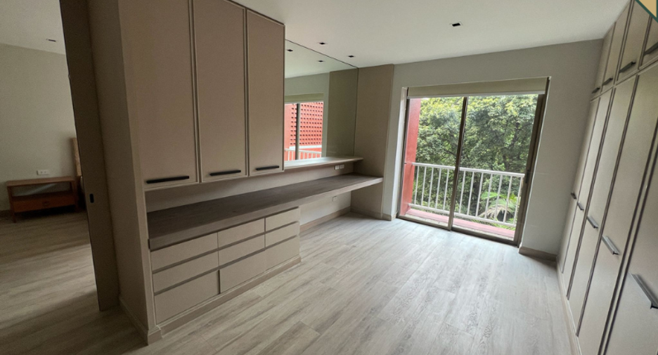 For rent 3 bedrooms condo in Pathum Wan, Bangkok