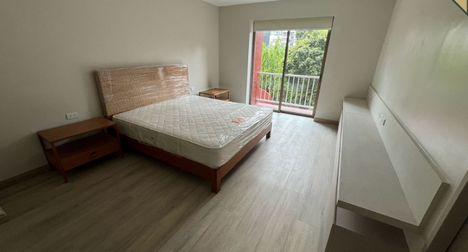 For rent 3 bedrooms condo in Pathum Wan, Bangkok