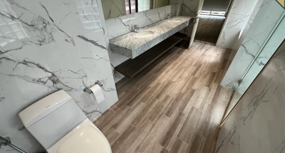 For rent 3 bedrooms condo in Pathum Wan, Bangkok