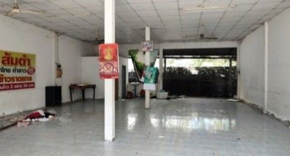 À vendre 1 chambre local commercial à At Samat, Roi Et