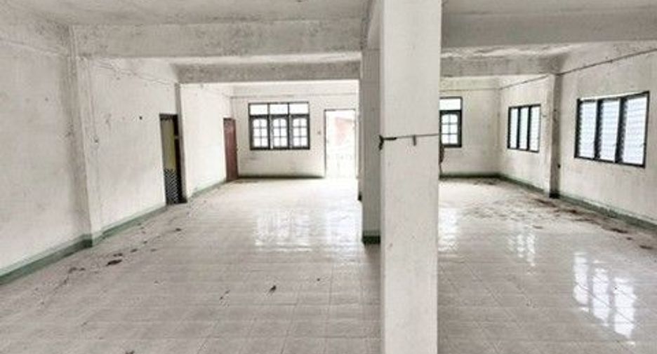 À vendre 1 chambre local commercial à At Samat, Roi Et