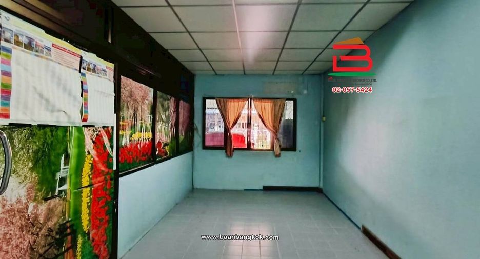 À louer et à vendre 5 chambres maison de ville à Bang Bua Thong, Nonthaburi