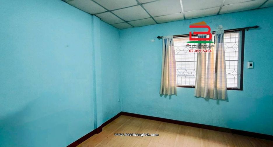 À louer et à vendre 5 chambres maison de ville à Bang Bua Thong, Nonthaburi