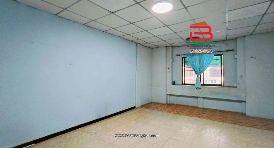 À louer et à vendre 5 chambres maison de ville à Bang Bua Thong, Nonthaburi