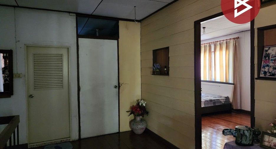For sale 5 bedrooms house in Phra Pradaeng, Samut Prakan