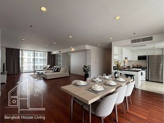 For rent 4 bedrooms condo in Watthana, Bangkok