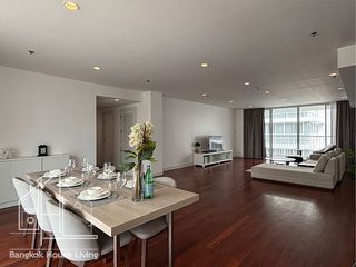 For rent 4 bedrooms condo in Watthana, Bangkok