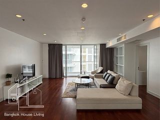 For rent 4 bedrooms condo in Watthana, Bangkok