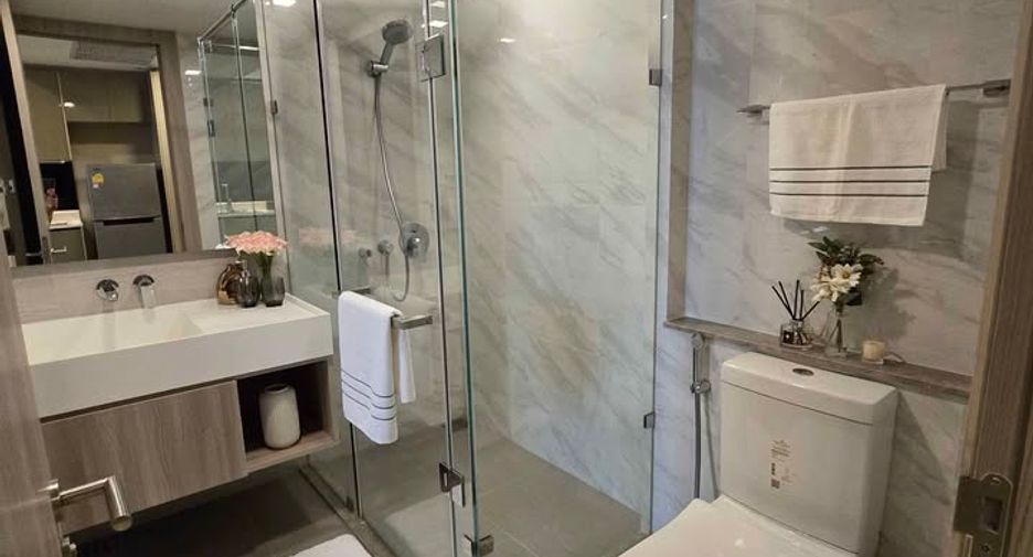 Аренда и продажа 1 кровать кондо в Щаттхана, Бангкок