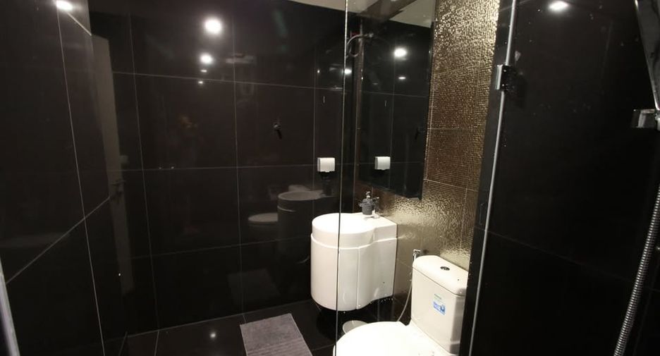 For rent そして for sale 2 ベッドルーム condo in Khlong Toei, Bangkok