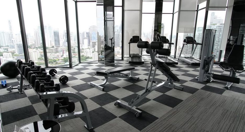 For rent そして for sale 2 ベッドルーム condo in Khlong Toei, Bangkok