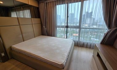 À louer 2 chambres condo à Thon Buri, Bangkok