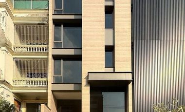For rent and for sale 5 bedrooms townhouse in Watthana, Bangkok