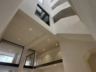 For rent and for sale 5 bedrooms townhouse in Watthana, Bangkok