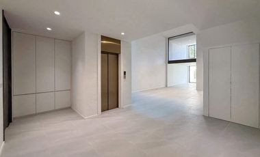 For rent and for sale 5 bedrooms townhouse in Watthana, Bangkok