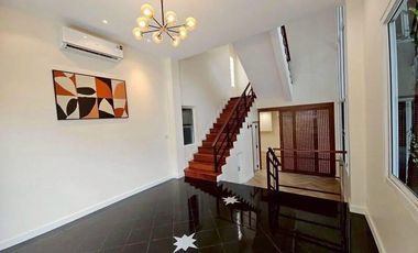 For sale 5 bedrooms house in Chatuchak, Bangkok
