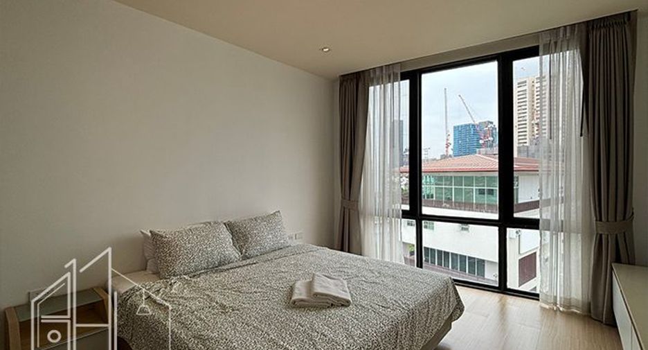 For rent 2 bedrooms condo in Watthana, Bangkok