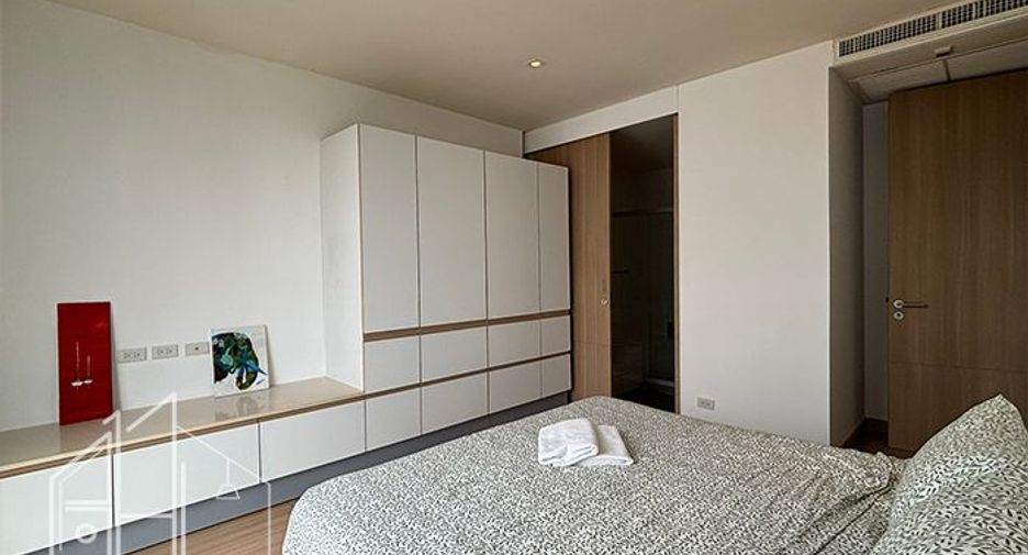 For rent 2 bedrooms condo in Watthana, Bangkok