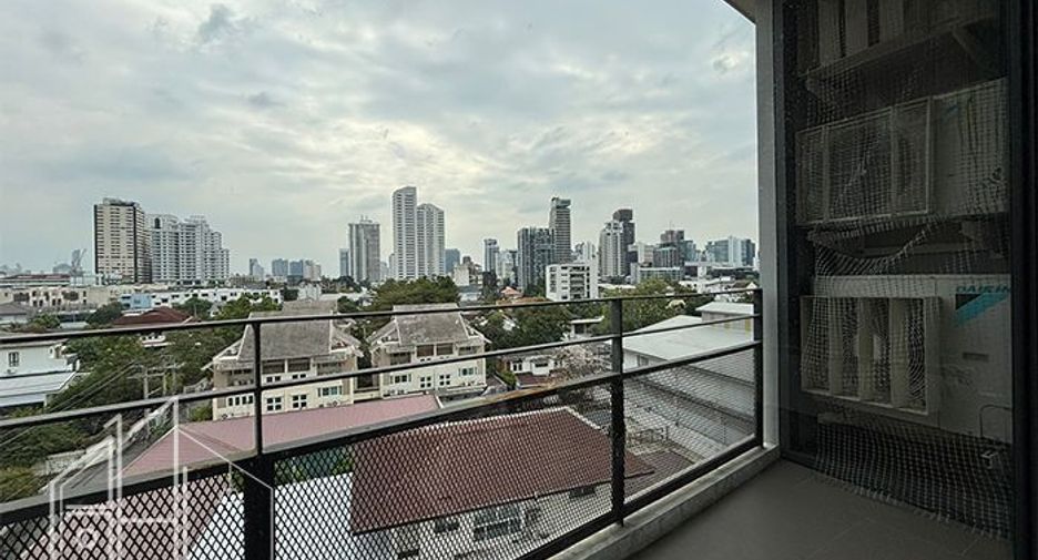 For rent 2 bedrooms condo in Watthana, Bangkok