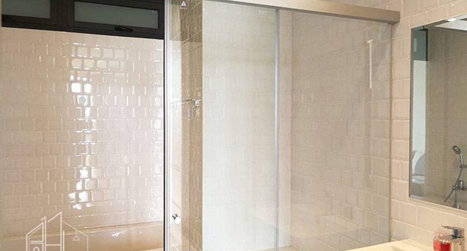For rent 2 bedrooms apartment in Watthana, Bangkok