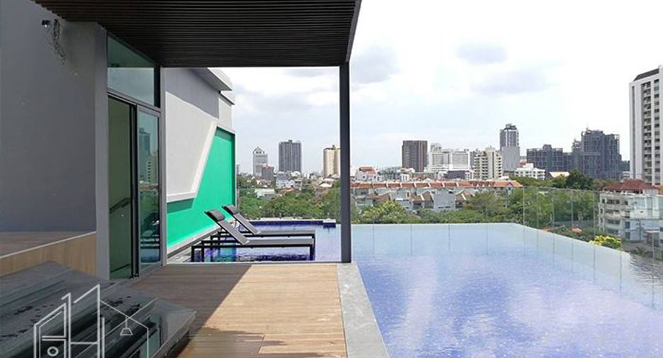 For rent 2 bedrooms apartment in Watthana, Bangkok