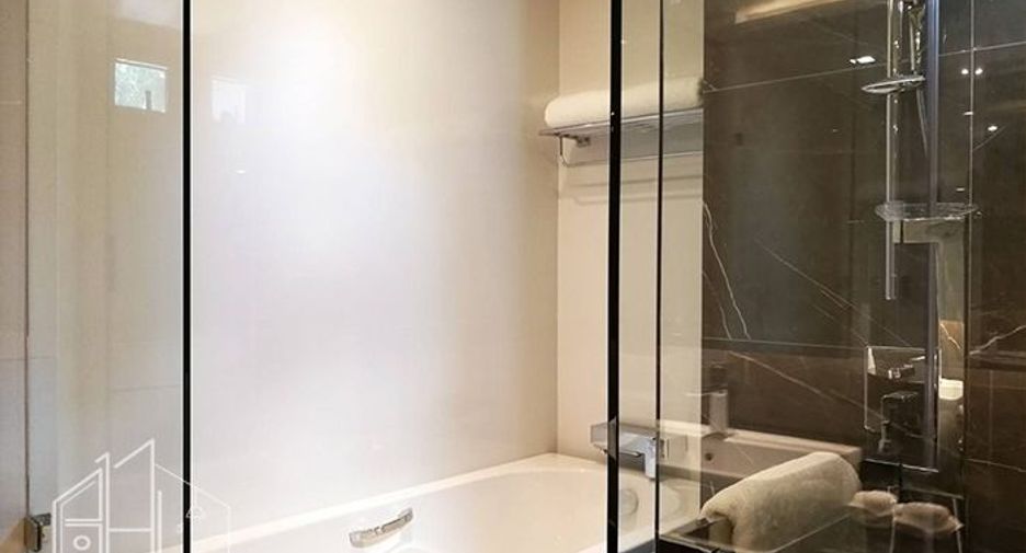 For rent 2 bedrooms apartment in Watthana, Bangkok