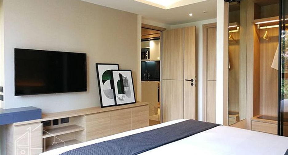 For rent 2 bedrooms condo in Watthana, Bangkok