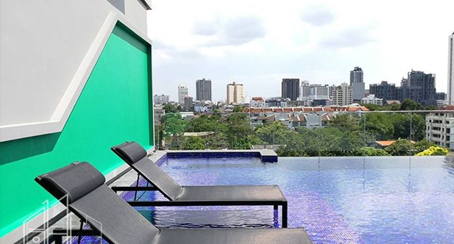 For rent 2 bedrooms condo in Watthana, Bangkok