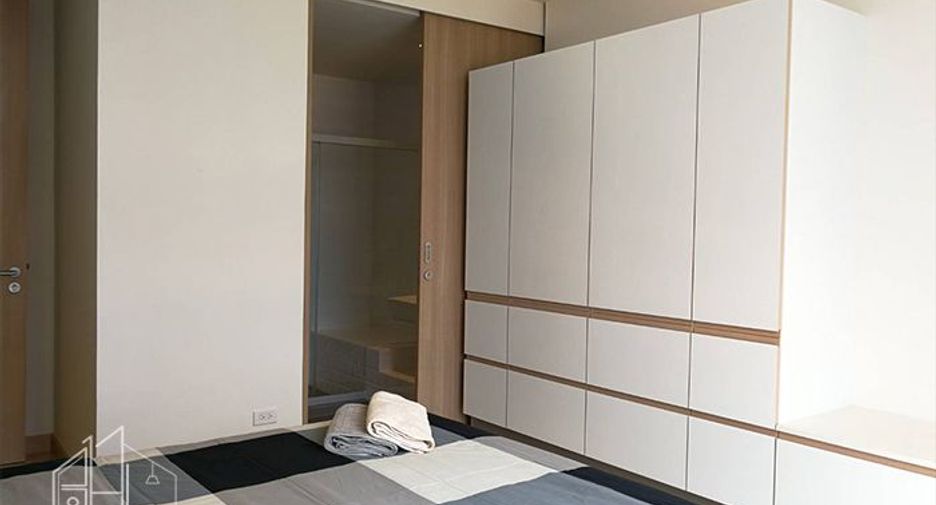 For rent 2 bedrooms apartment in Watthana, Bangkok