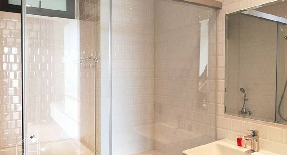 For rent 2 bedrooms apartment in Watthana, Bangkok