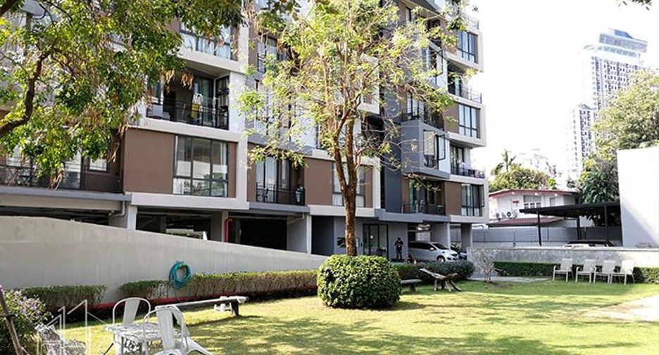 For rent 2 bedrooms apartment in Watthana, Bangkok