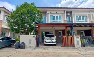 Haus zum Kauf mit 3 Zimmer in Khlong Sam Wa, Bangkok
