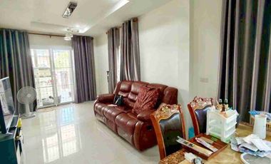 Haus zum Kauf mit 3 Zimmer in Khlong Sam Wa, Bangkok