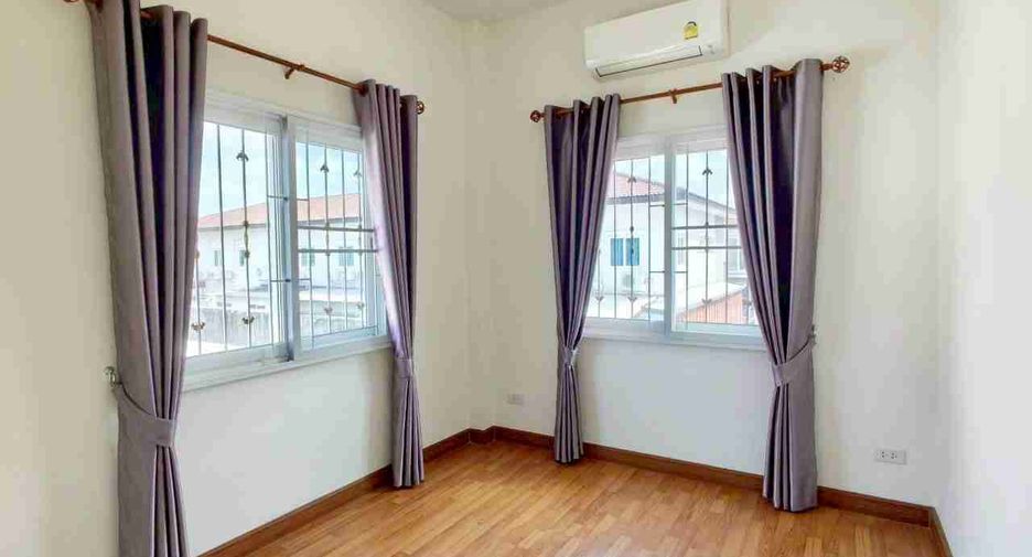 For sale 3 ベッドルーム house in Khlong Sam Wa, Bangkok