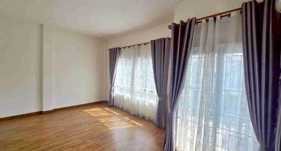For sale 3 ベッドルーム house in Khlong Sam Wa, Bangkok