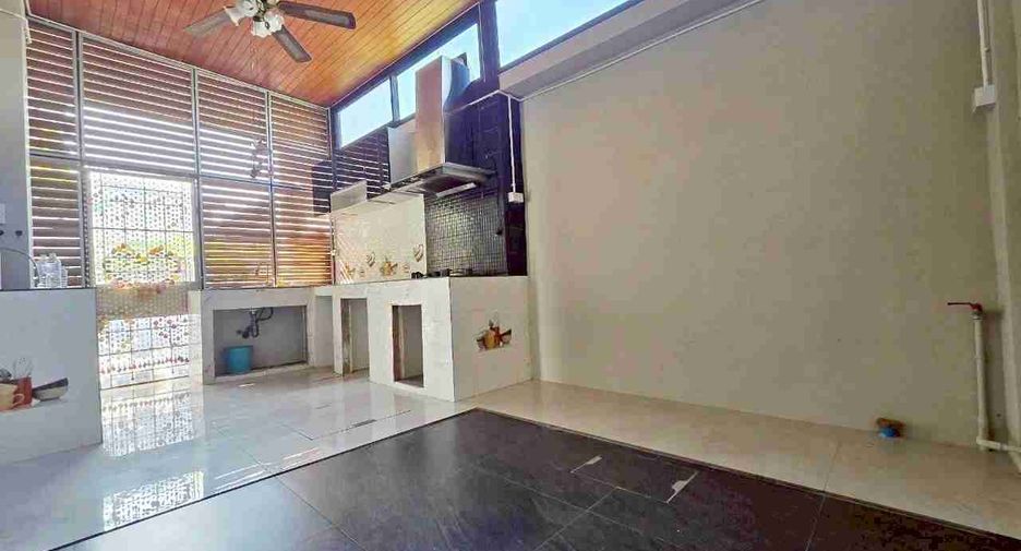 For sale 3 ベッドルーム house in Khlong Sam Wa, Bangkok