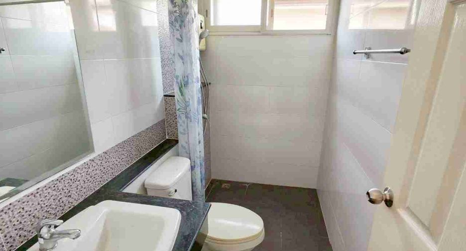 For sale 3 ベッドルーム house in Khlong Sam Wa, Bangkok