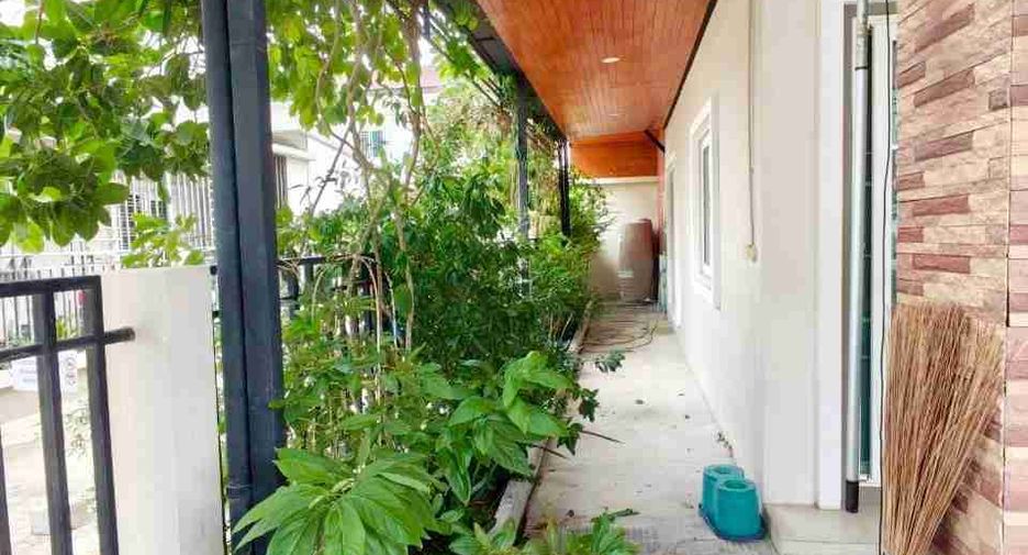 For sale 3 ベッドルーム house in Khlong Sam Wa, Bangkok