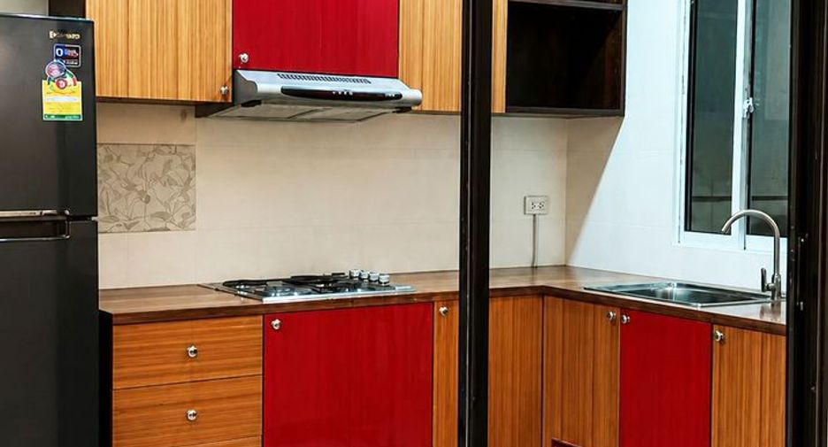For rent 3 bedrooms townhouse in Suan Luang, Bangkok