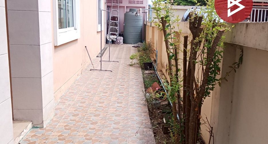 For sale 3 bedrooms townhouse in Si Racha, Chonburi