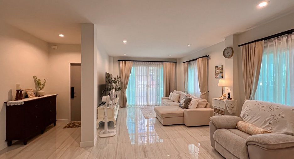 For sale 4 bedrooms house in Mueang Chiang Mai, Chiang Mai